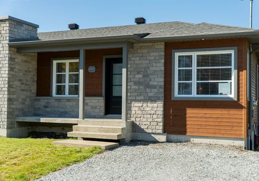 Bungalow à vendre - 102 Rue Armande-Biron, Sherbrooke, J1C0W1