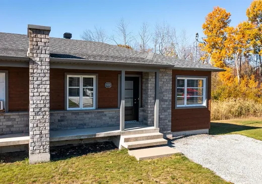 Maison à vendre - 102 Rue Armande-Biron, Sherbrooke, J1C 0W1