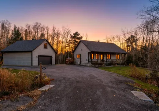 Maison à étages à vendre - 454 Rue des Aulnes, Saint-Colomban, J5K1S4