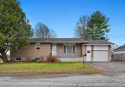 Bungalow for sale - 7 Rue Reid, Campbell's Bay, J0X1K0