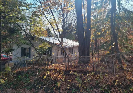 Maison à vendre - 165 Rue Rose, Saint-Calixte, J0K 1Z0