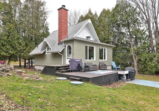 Un étage et demi à vendre - 11 Rue Martineau, St-Apollinaire, G0S2E0