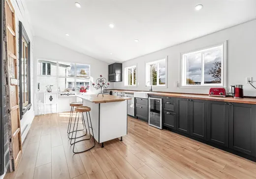 Maison à étages à vendre - 8212 Av. Royale, Château-Richer, G0A1N0