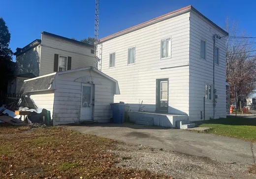 House for sale - 98 Rue St-Pierre, Magog, J1X 3A2