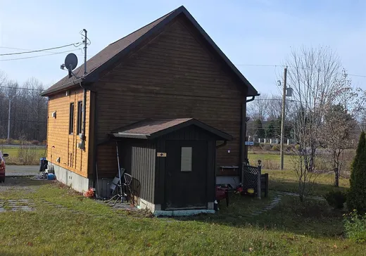 Maison à vendre - 7 Ch. Dufour, Témiscouata-sur-le-Lac, G0L 1E0