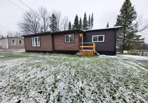 Maison à étages à vendre - 2405 Ch. Lemire, Sherbrooke, J1H0C5