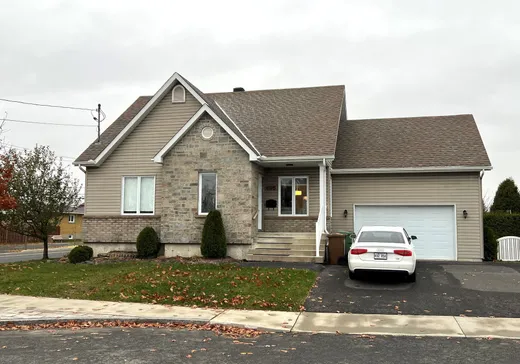 Maison à étages à vendre - 695 Rue Chassé, Drummondville, J2C0P1