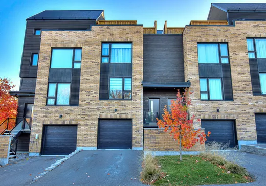 Maison à étages à vendre - 339 Rue René-Lecavalier, Terrebonne, J6Y0N5