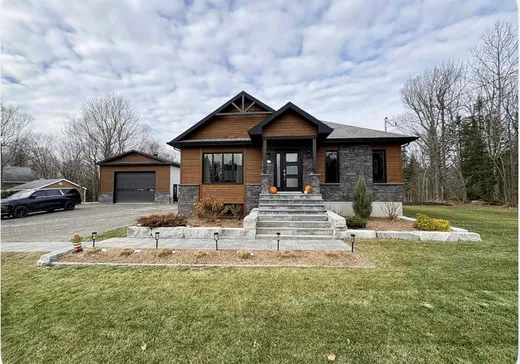 Maison à vendre - 111 Rue de l'Orée-des-Bois, Sainte-Catherine-de-la-Jacques-Cartier, G3N 0W9