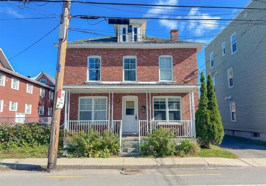 Two or more stories for sale - 408 Rue Brock, Drummondville, J2B1E1