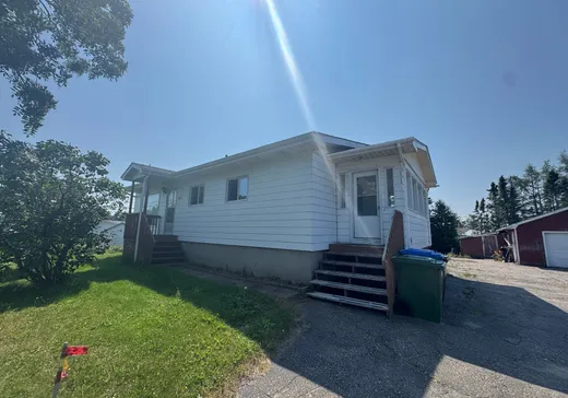 Maison à vendre - 1855 Boul. Laure, Sept-Îles, G4R 4K1