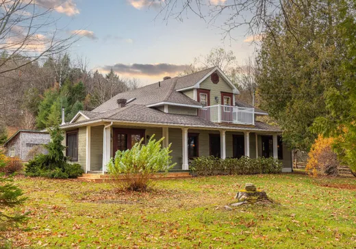 Maison à étages à vendre - 420 Route 143, Richmond, J0B2B0