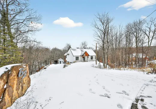 Maison à vendre - 62 Rue Monette, St-Hippolyte, J8A 0G1