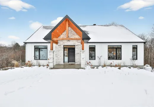 Maison à vendre - 62 Rue Monette, St-Hippolyte, J8A 0G1