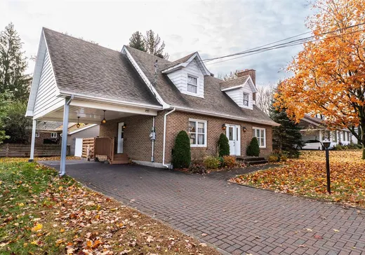 Two or more stories for sale - 705 104e Avenue, Drummondville, J2B4P8