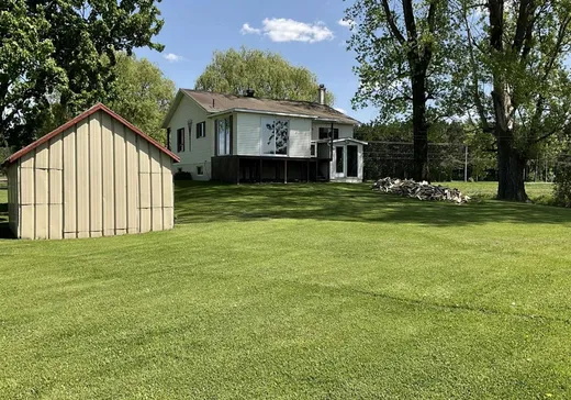 Maison à vendre - 453 Ch. de St-Robert, Saint-Robert, J0G 1S0