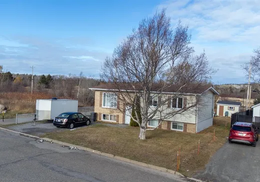 Maison à vendre - 658 Rue des Fleurs, Rimouski, G5L 7Y7
