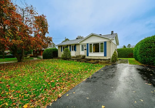 Maison à vendre - 281 Rue Clifton, Otterburn Park, J3H 1W9