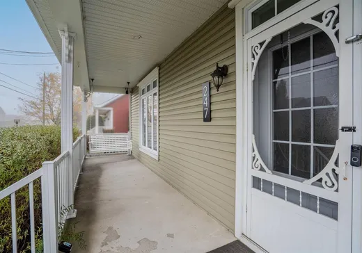 Maison à vendre - 247 Rue Taschereau, St-Germain-De-Grantham, J0C 1K0