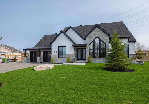 Two or more stories for sale - 182 Rue des Parulines, Val-d'Or, J9P0N3