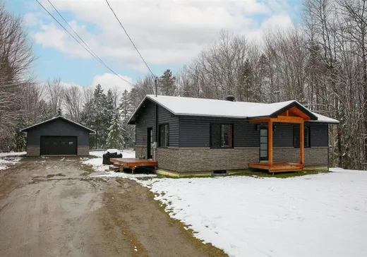 Bungalow à vendre - 507 Ch. Tambs, Bury, J0B1J0