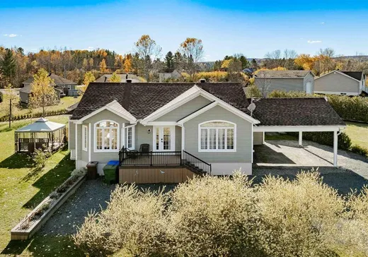 House for sale - 42 Rue Principale, St-Francois-Xavier-de-Brompton, J0B 2V0