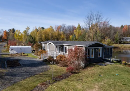 Maison à vendre - 135 Rue Hamel, Saint-Félix-de-Kingsey, J0B 2T0
