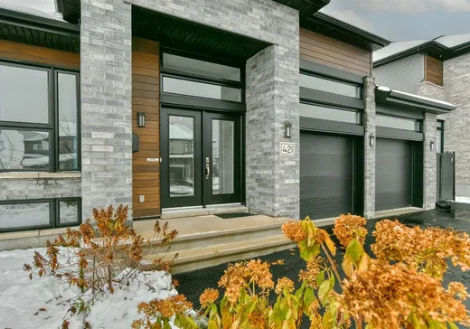 Maison à vendre - 421 Boul. Laurette-Théorêt, Sainte-Marthe-sur-le-Lac, J0N 1P0