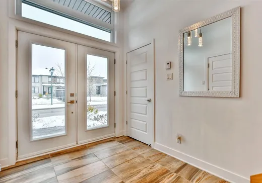 Maison à vendre - 421 Boul. Laurette-Théorêt, Sainte-Marthe-sur-le-Lac, J0N 1P0