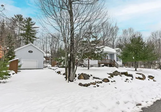 Maison à vendre - 104 Rue de l'Avenir, Sainte-Sophie, J5J 0C3