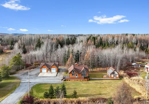 Maison à étages à vendre - 34B Rue Principale E., Rimouski, G0L1B0