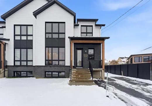 Maison à étages à vendre - 569 Allée du Docteur-Lecomte, Orford, J1X8C6