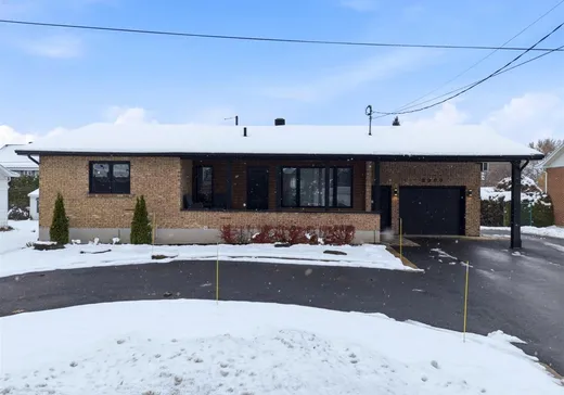 Maison à vendre - 2380 Rue St-Pierre, Drummondville, J2C 5M5