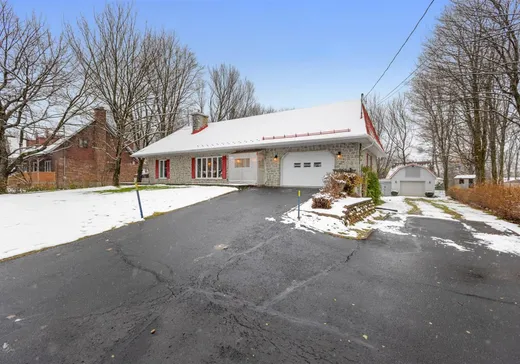 Maison à vendre - 3045 Av. St-Augustin, Lévis, G6Z 2L1