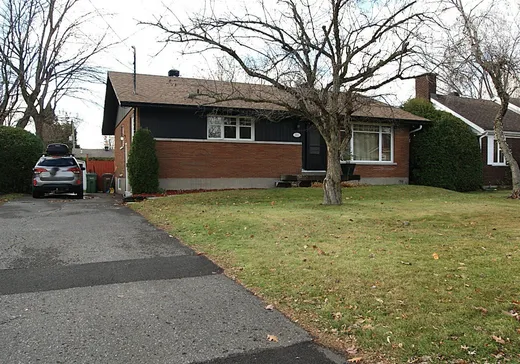 Two or more stories for sale - 1910 Rue Daniel, Drummondville, J2B2A1