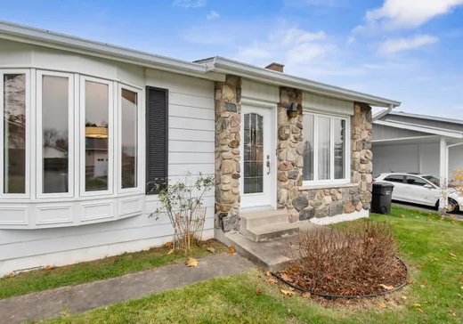 Maison à vendre - 22 Rue Desrosiers, Ste-Anne-De-Sorel, J3P 5C9