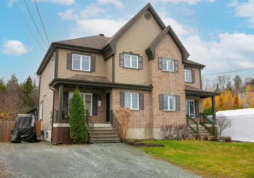 Two or more stories for sale - 1305 Rue du Lierre, Fleurimont, J1E0J3