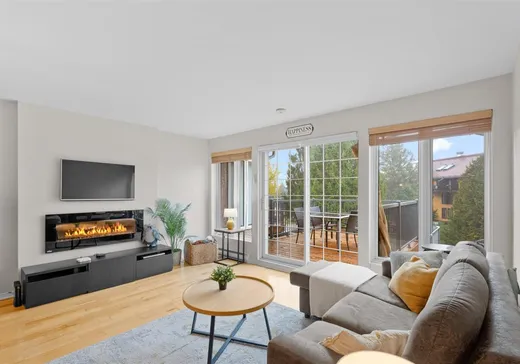 Maison à étages à vendre - 122 Av. Hochar, Saint-Sauveur, J0R1R3