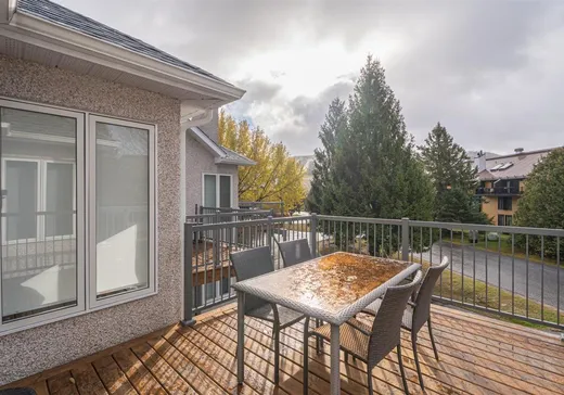 Maison à vendre - 122 Av. Hochar, Saint-Sauveur, J0R 1R3