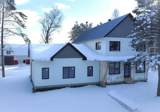 Fermette à vendre - 1663Z Rue Principale, Saint-Adalbert, J0A 1E0