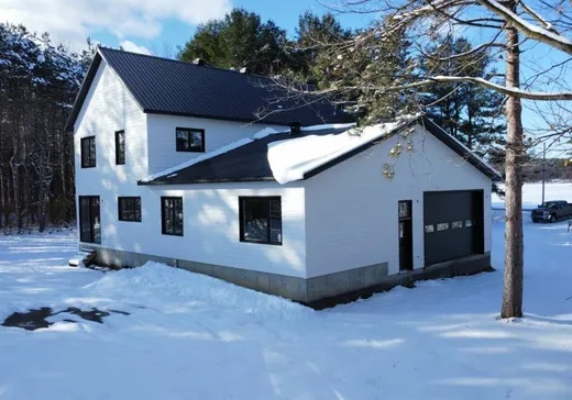 Fermette à vendre - 1663Z Rue Principale, Saint-Adalbert, J0A 1E0