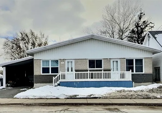 Bungalow for sale - 190 Rue Principale, Ste-Monique, J0G1N0