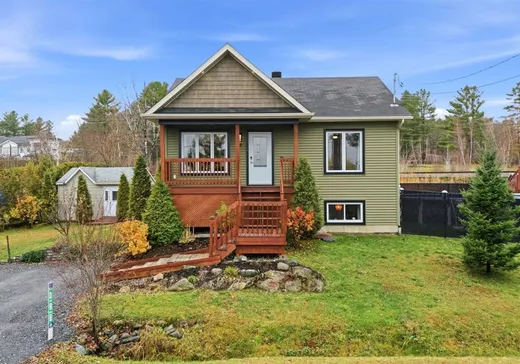 Bungalow for sale - 19 Rue Monseigneur-Vel, Magog, J1X3W5