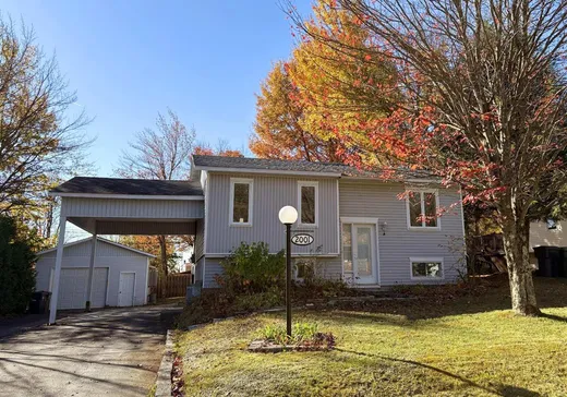 Bungalow à vendre - 2001 Rue des Sources, Sherbrooke, J1R0J5