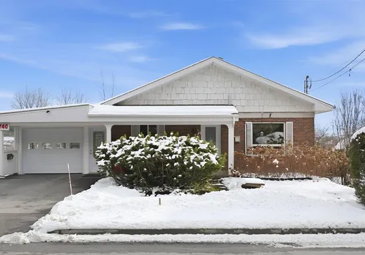 Bungalow à vendre - 740 95e Rue, Saint-Georges, G5Y3K1