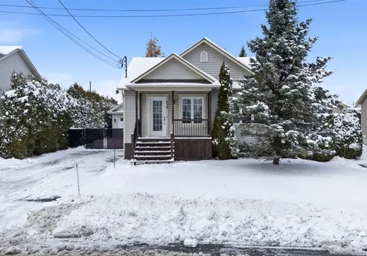 Bungalow à vendre - 654 Rue Ste-Claire, Rock Forest-Saint-Élie-Deauville, J1R0V1