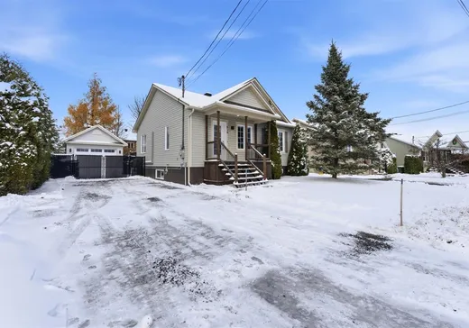 Maison à vendre - 654 Rue Ste-Claire, Rock Forest-Saint-Élie-Deauville, J1R 0V1