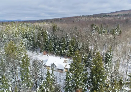 Two or more stories for sale - 220 Ch. Darrah, Sutton, J0E2K0