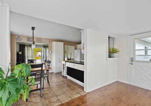 House for sale - 27 Av. Hamford, Lachute, J8H 3N3