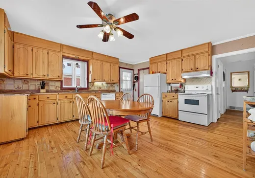 House for sale - 49 Rue Rousseau, Victoriaville, G6P 4X3